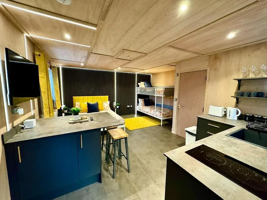 Stunning Secret Studio - Beach Retreat - Sleeps 4-1